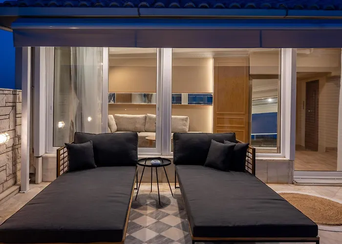 Noho Acropolis Suites X Elise, Olivia